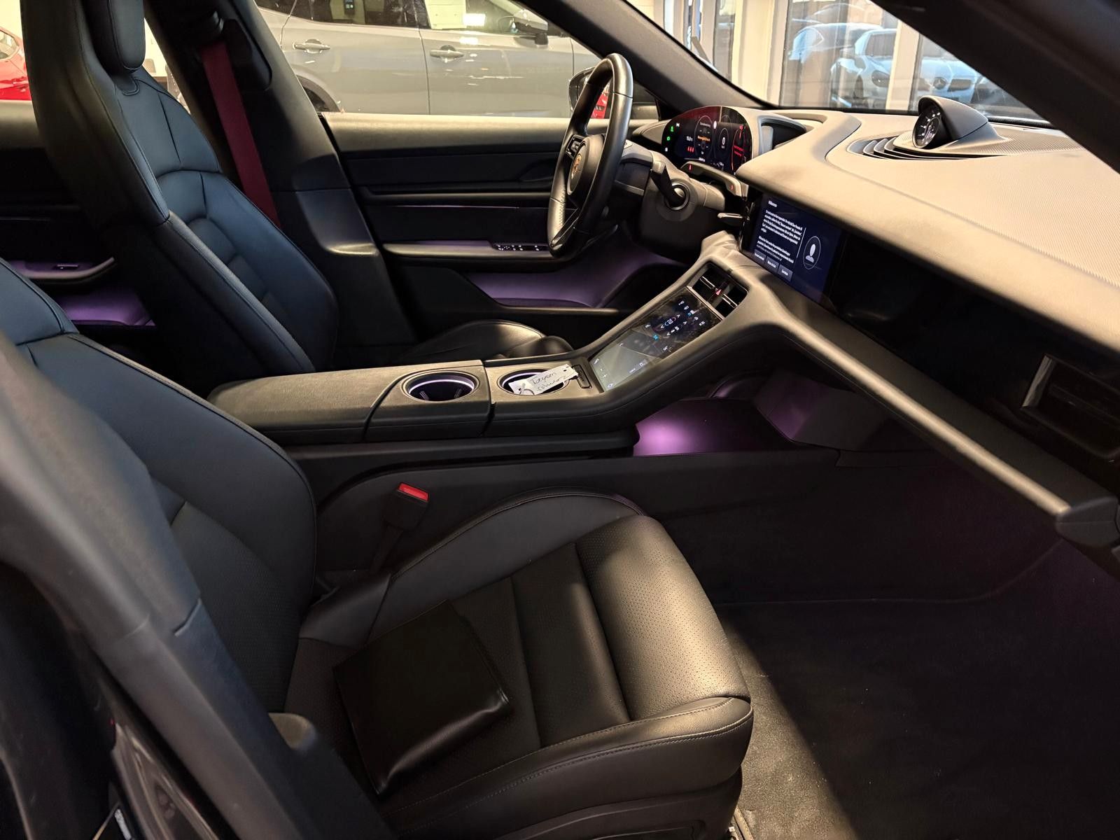 Fahrzeugabbildung Porsche Taycan Basis