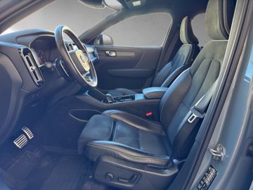 Volvo XC40 D4 AWD R-Design *360*4C*AHK*BLIS*STHZ* NAVI