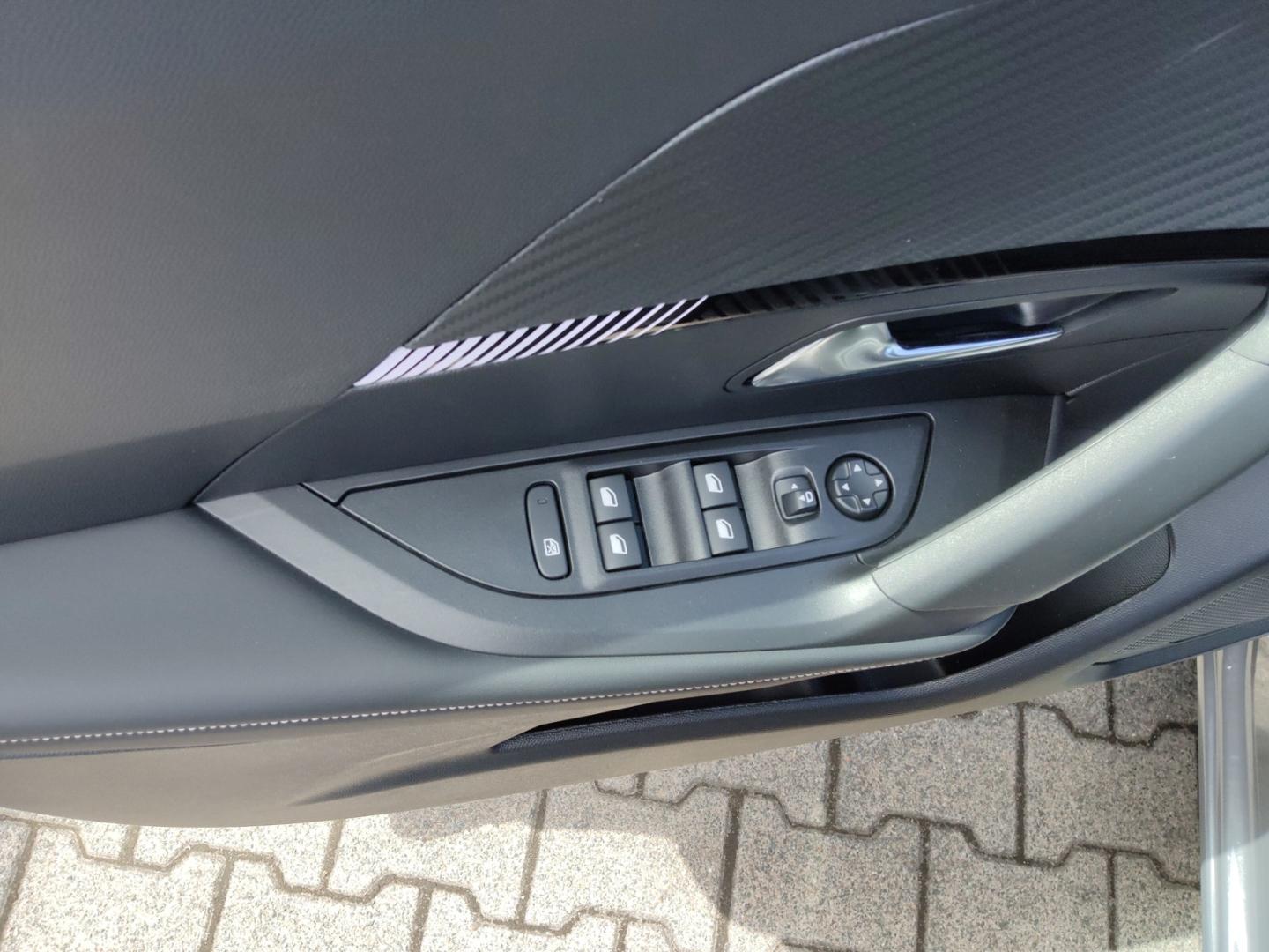 Peugeot 2008 Allure 1.2 LED ACC Apple CarPlay Android Au