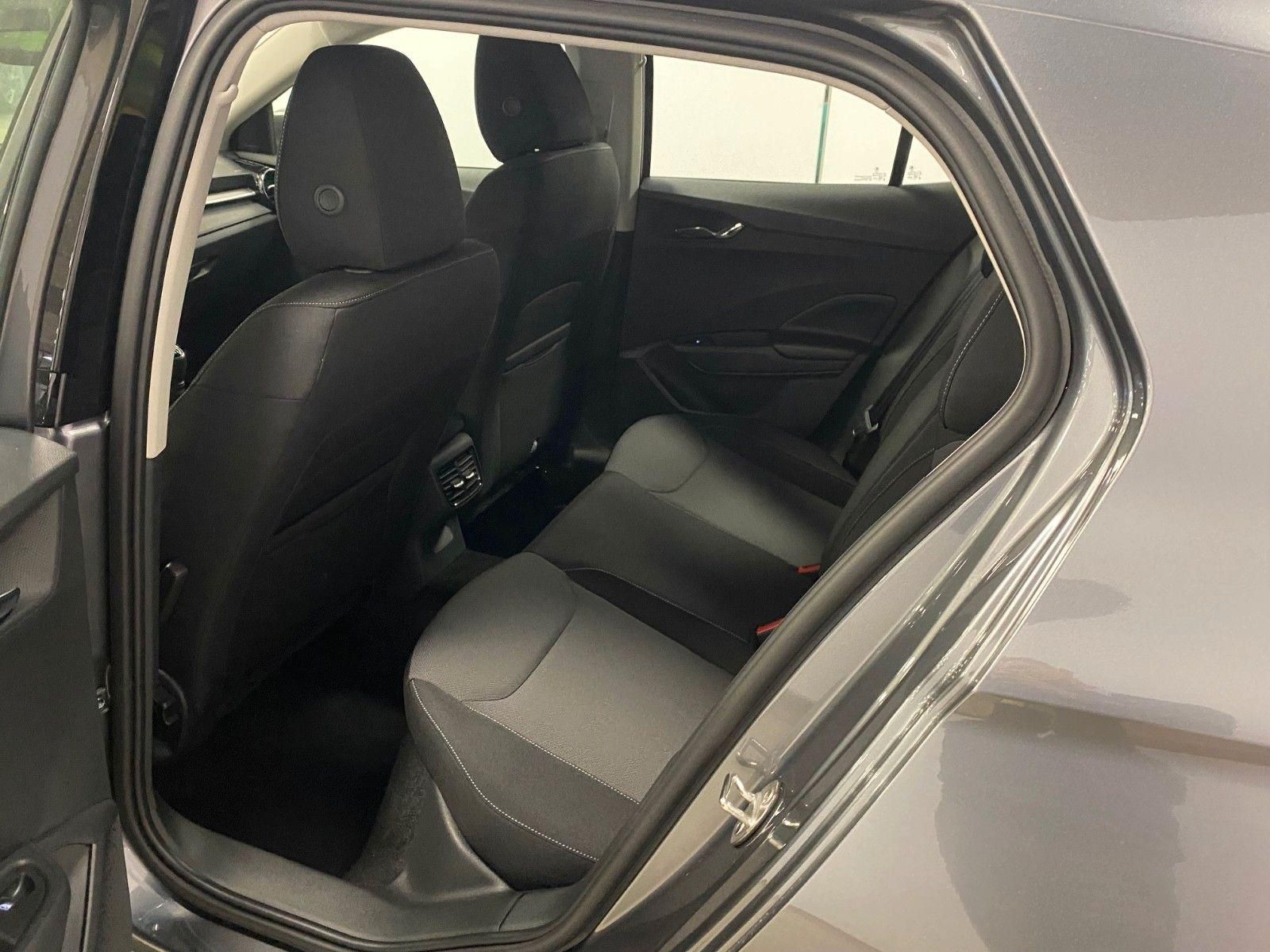 Fahrzeugabbildung SKODA Fabia 1.0l TSI Selection+KAMERA+KLIMATRONIC+ALU+