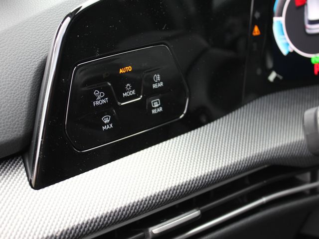Golf VIII Variant 2,0 TDI R-Line NAVI*AHK*IQ.Lig
