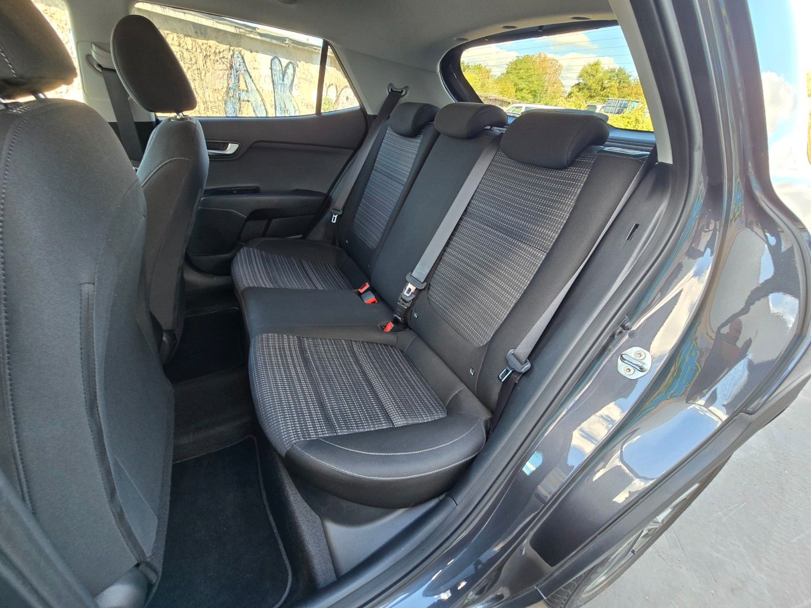 Fahrzeugabbildung Kia Stonic 1.0 T-GDI 120PS Vision Allwetter