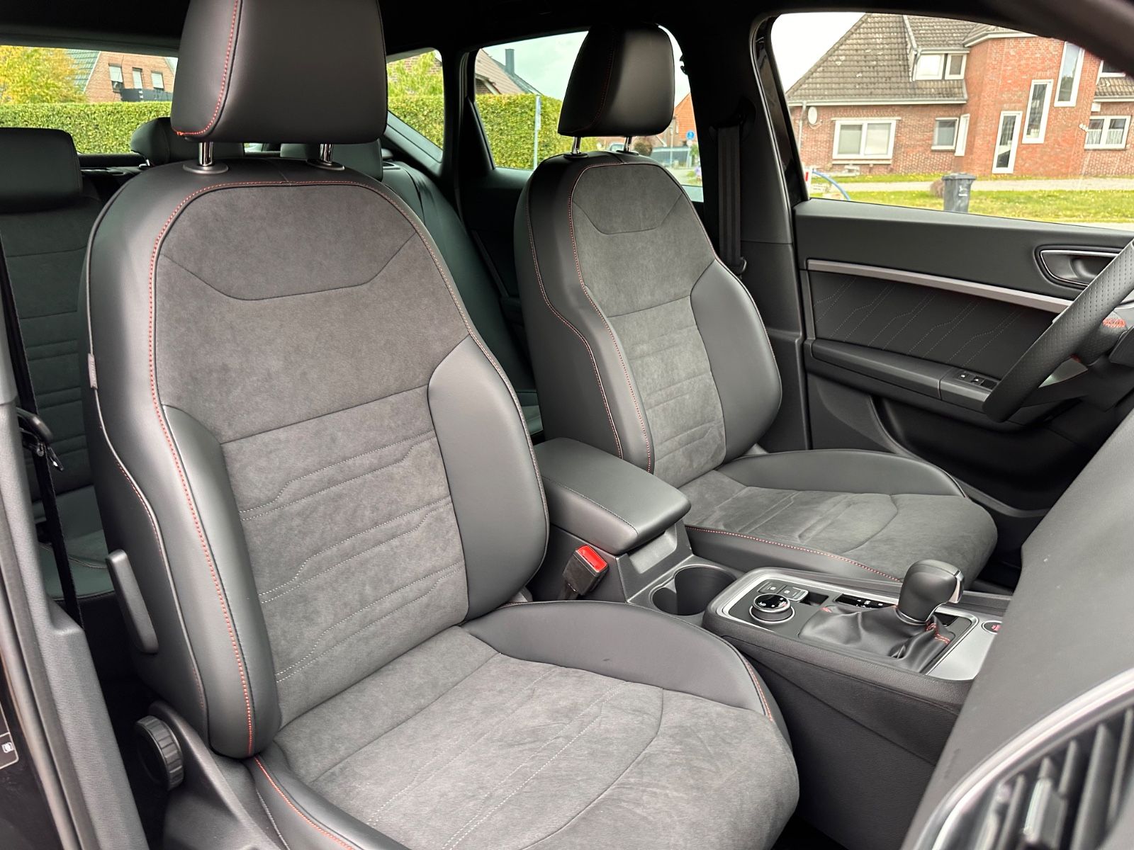 Fahrzeugabbildung SEAT Ateca FR 1.5 TSI DSG AHK/ACC/NAVI/LED/eHeck/SHZ