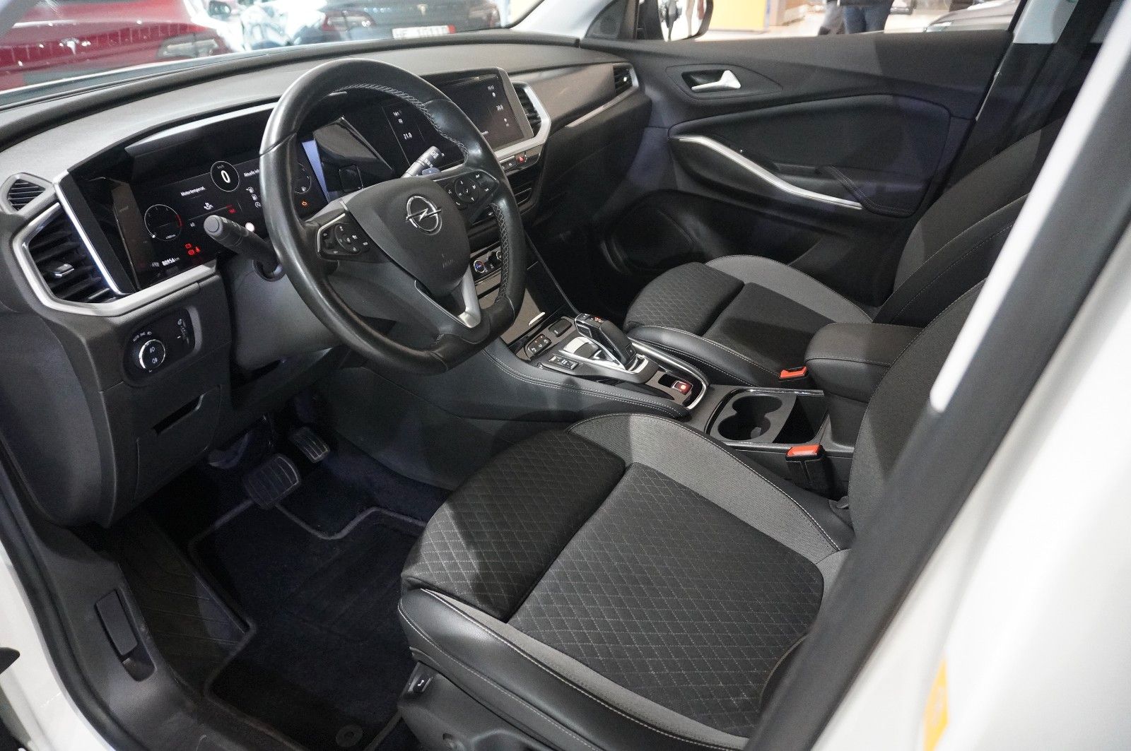 Fahrzeugabbildung Opel Grandland (X) 1.5D ELEGANCE NAVI/LED/KAMERA/AHK