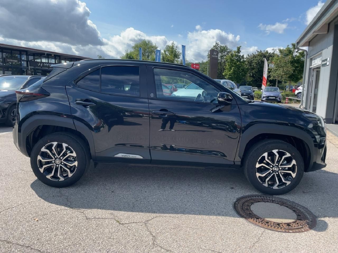 Fahrzeugabbildung Toyota Yaris Cross Hybrid 130PS Team D + Safety + Winte
