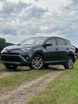 Toyota RAV 4 2,5 liter iHybrit 4x2 WENIG Kilometer - Toyota RAV 4 von privat