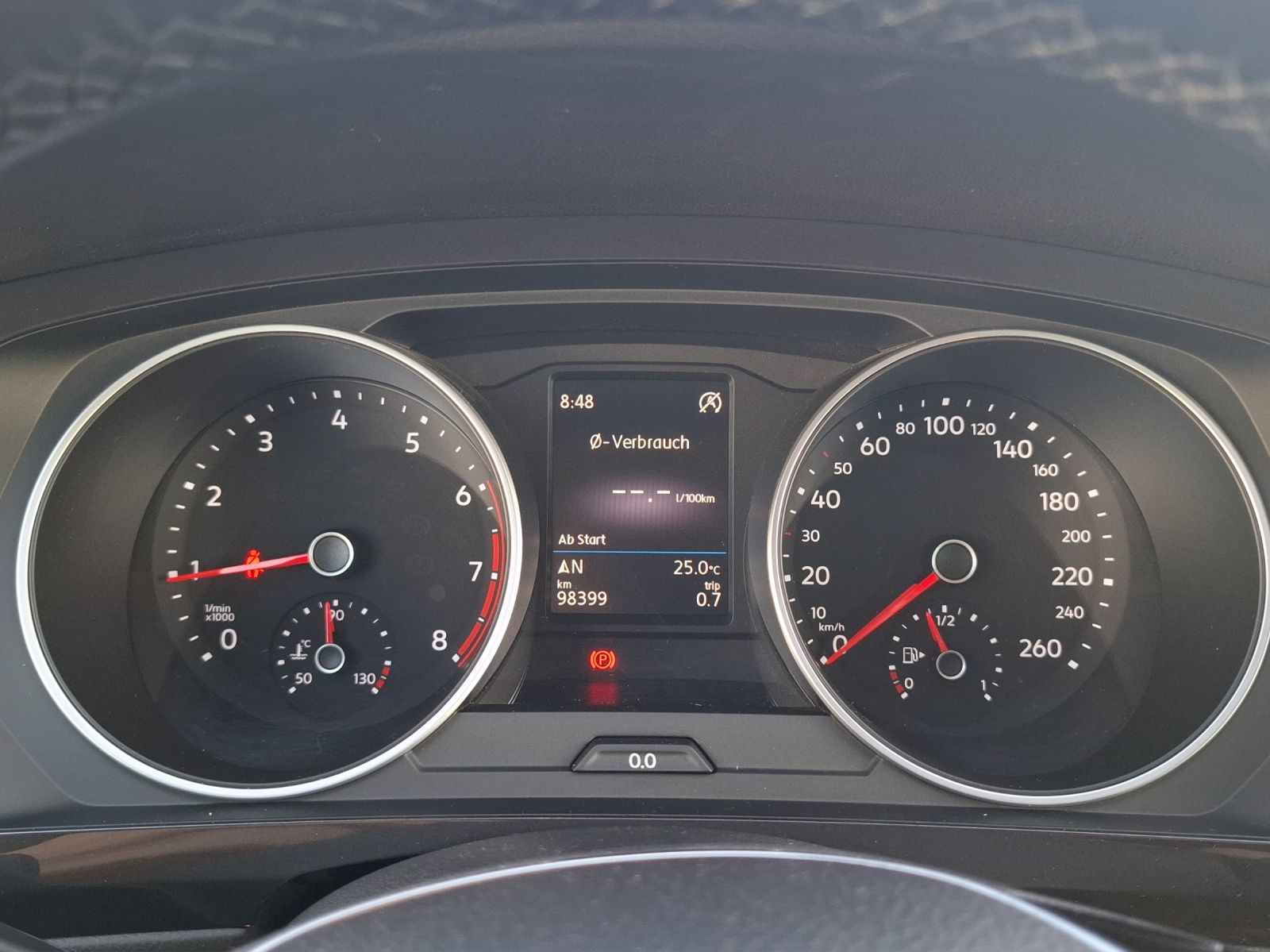 Fahrzeugabbildung Volkswagen Tiguan TSI Join LED AHK Navi HUD ACC PDC SH 19"