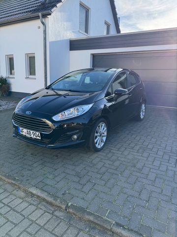 Ford Fiesta1,0/Titanium/Automatik/Winterpaket/SHZ/PDC