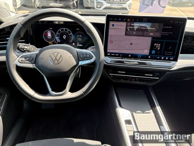 Fahrzeugabbildung Volkswagen Passat Variant Elegance 1.5 eTSI DSG ACC/Kamera/ - mit KI generiert/bearbeitet