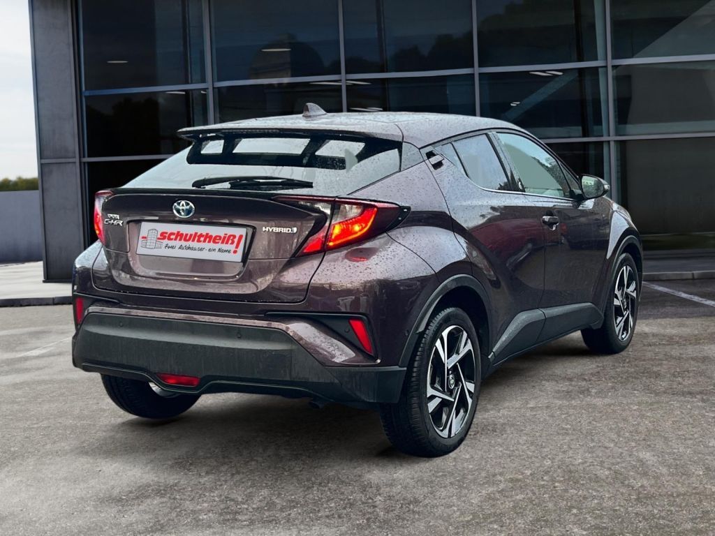 Fahrzeugabbildung Toyota C-HR Hybrid Team Deutschland