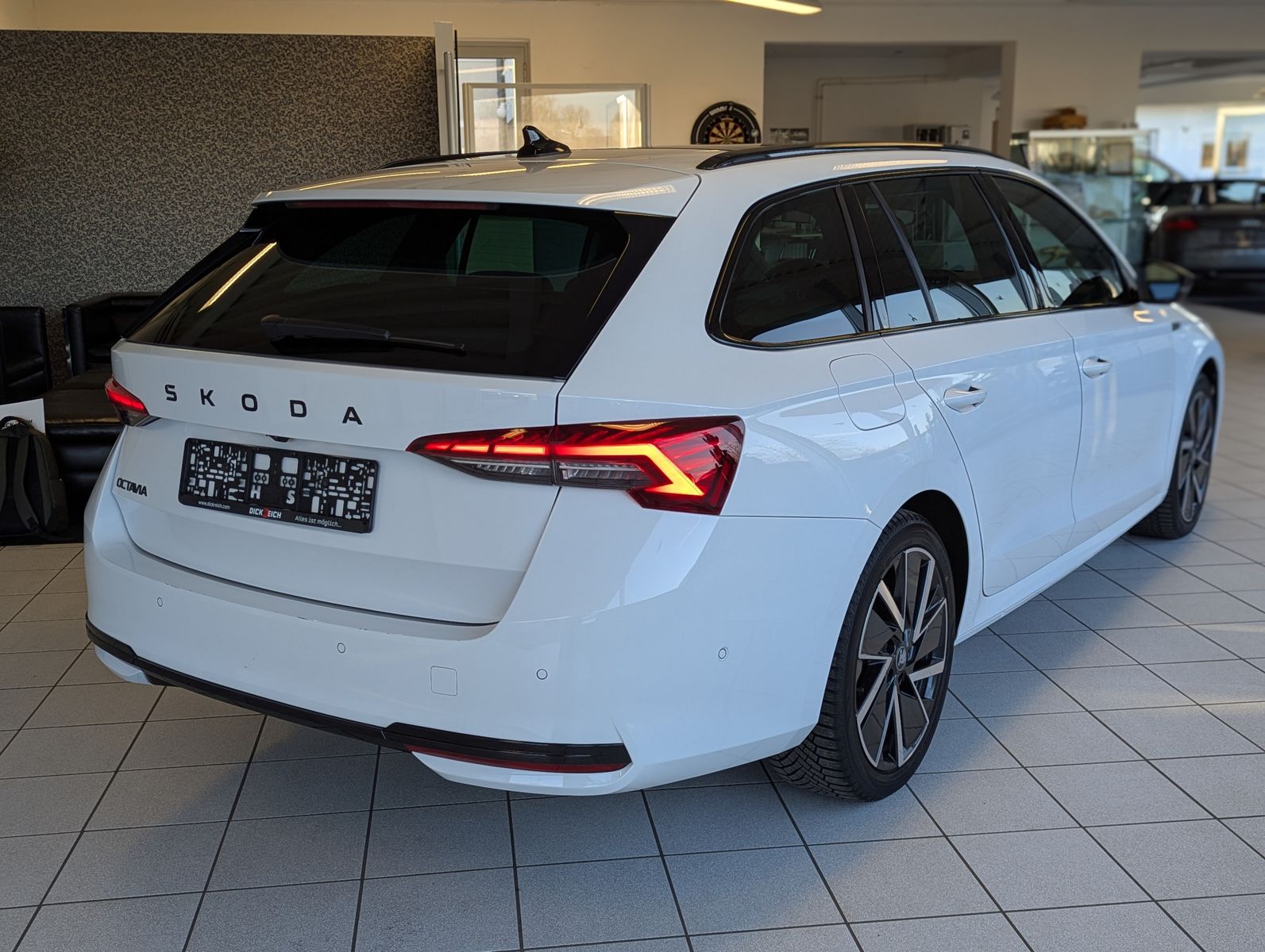 SKODA Octavia 1.5 TSI Sportline Pano Martix AHK 5J Gar - Image 7