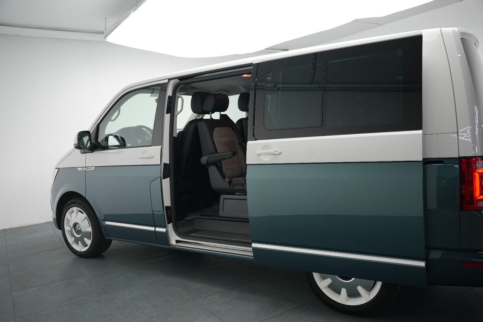 Fahrzeugabbildung Volkswagen T6 Multivan Generation S *7-Sitz*DynAudio*Kamera