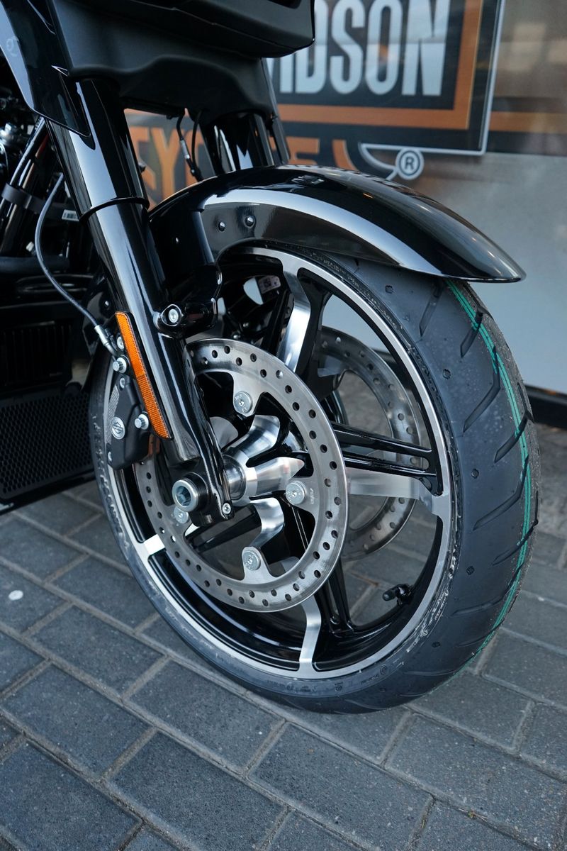 Fahrzeugabbildung Harley-Davidson Street Glide 117 FLHX 2025