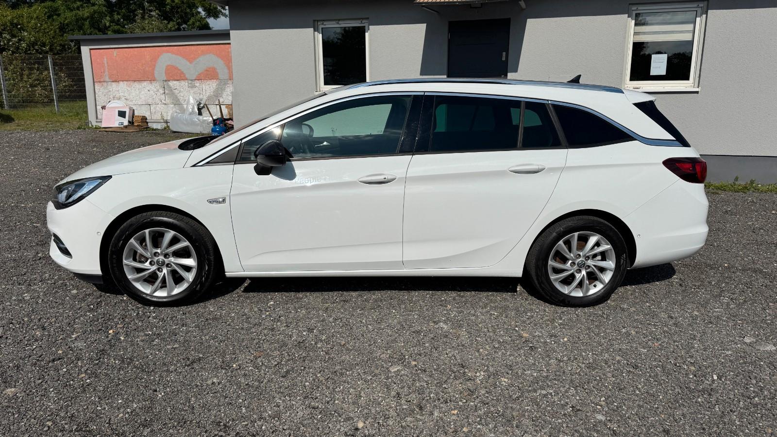 Opel Astra K SportsTourer Elegance Alcantara Led Navi
