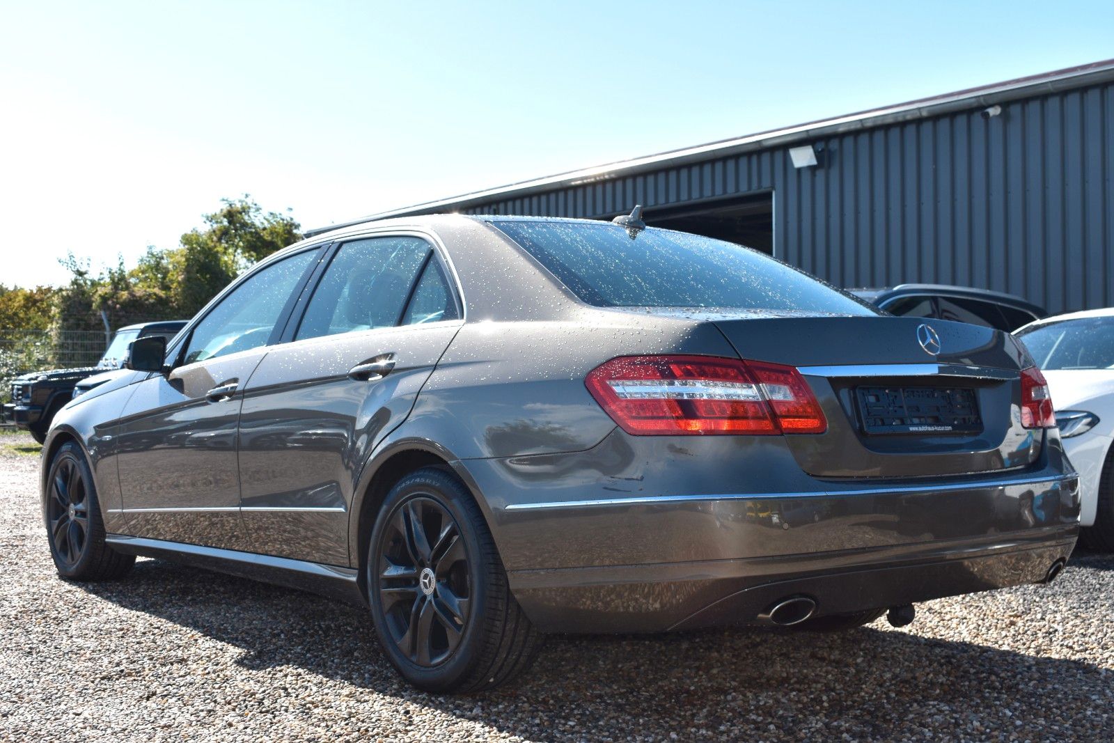 Fahrzeugabbildung Mercedes-Benz E 350 CGI Limousine STH/AHK/MEMORY/KEYLESS