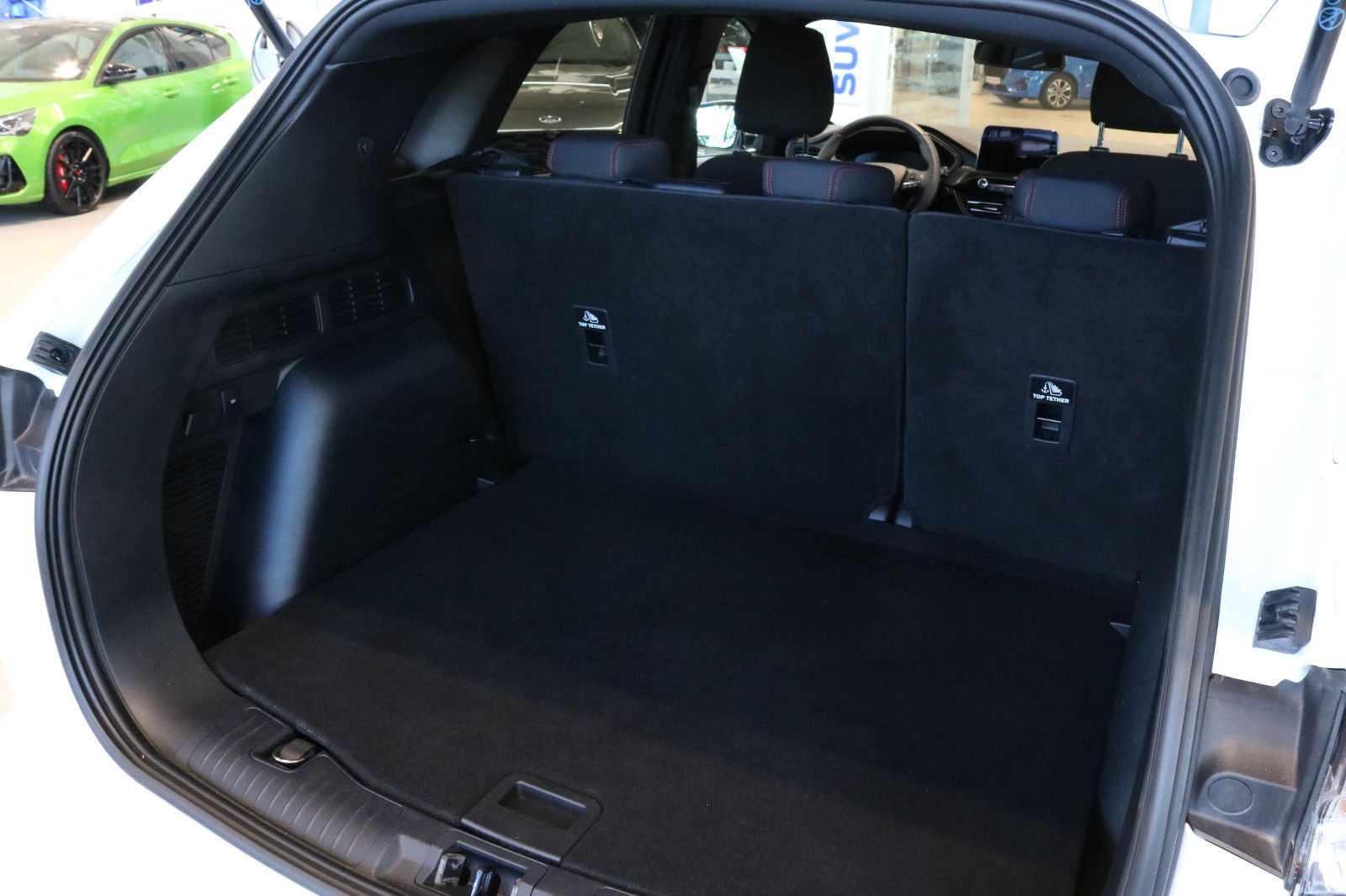Fahrzeugabbildung Ford Kuga ST-Line 1,5 110 KW 150 PS   Winterpaket 2