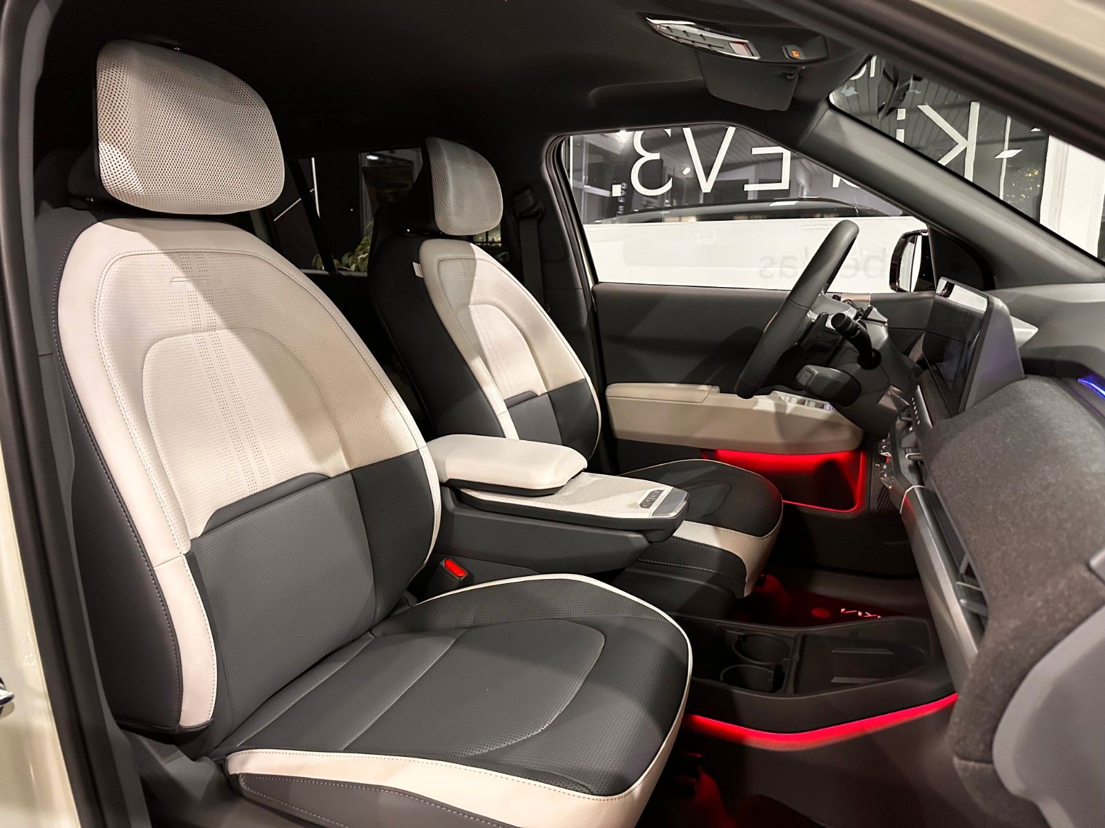 Fahrzeugabbildung Kia EV3  81.4 GT-LINE DWP COM