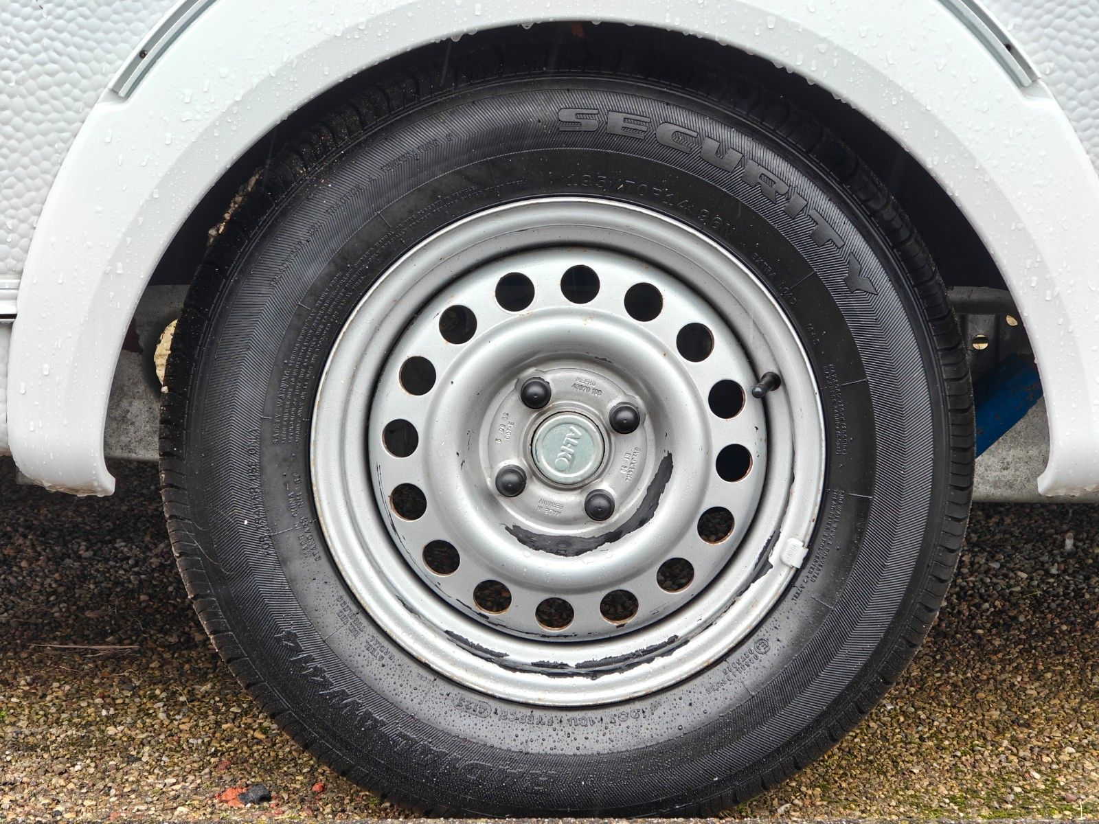 Fahrzeugabbildung Knaus Sport 400 LB - Doppelbett/Sitzgruppe, Superb -