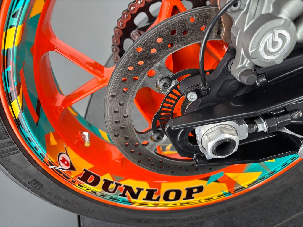 Fahrzeugabbildung KTM 890 DUKE R *DUNLOP-EDITION *SC-PROJECT