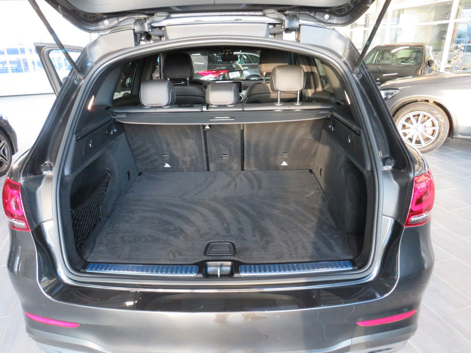 Fahrzeugabbildung Mercedes-Benz GLC 220 d 4M*AMG*AHK*Distronic*CAM*LED