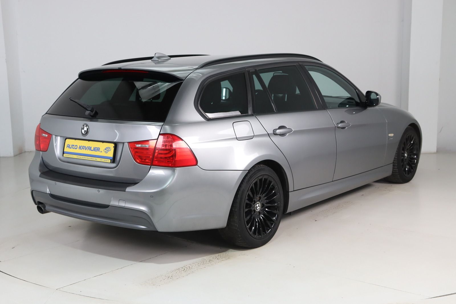 Fahrzeugabbildung BMW 320 d xDrive M-Paket * Xenon * Navi * Alcantara