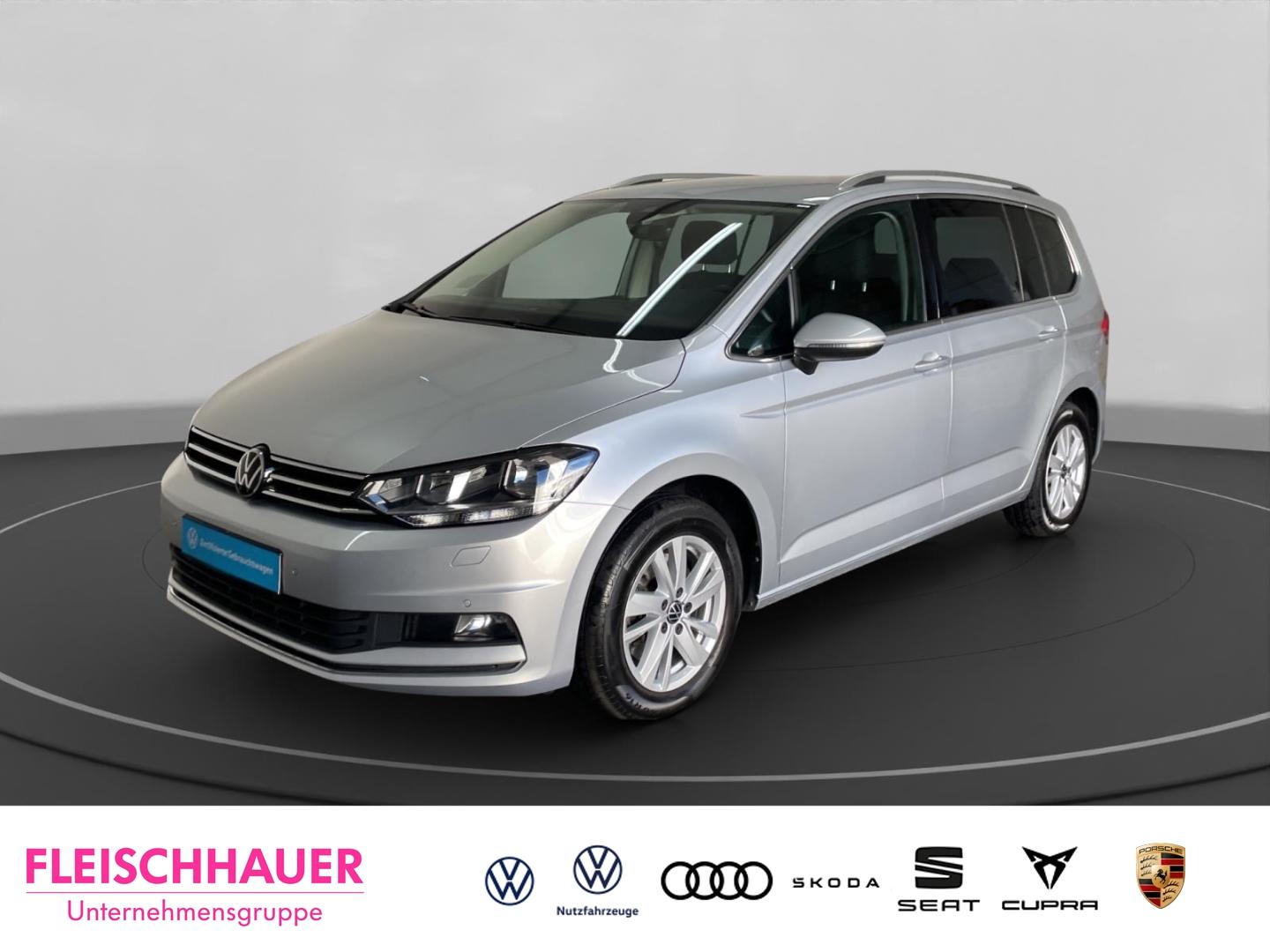 Volkswagen Touran 1.5 TSI Highline ACC LED CarPlay DAB Keyl