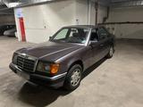 Mercedes-Benz Mercedes Benz W124 200D - Mercedes-Benz 200: W124 200d