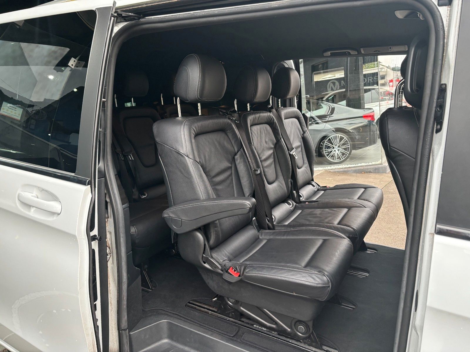 Fahrzeugabbildung Mercedes-Benz V 250d *8-Sitzer*Burmester*Ambiente*360°*Memory