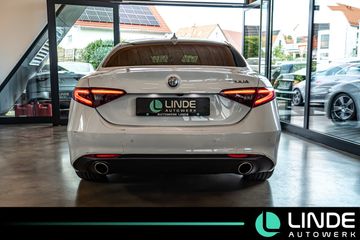 Alfa-Romeo Giulia - 5