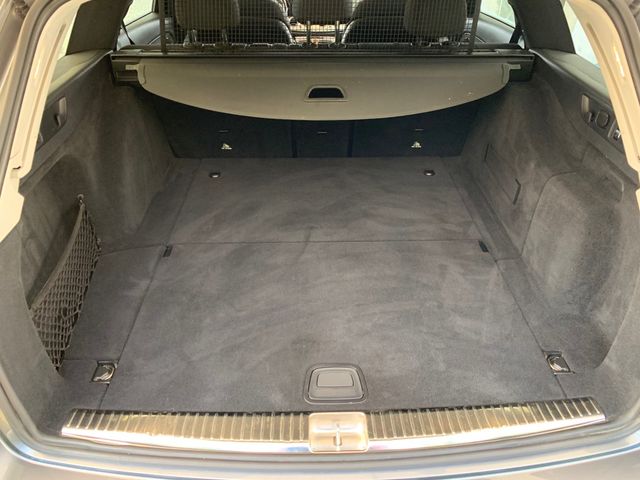 Fahrzeugabbildung Mercedes-Benz E 220  Td Multibeam+Comand+Distronic+Standh.+AHK