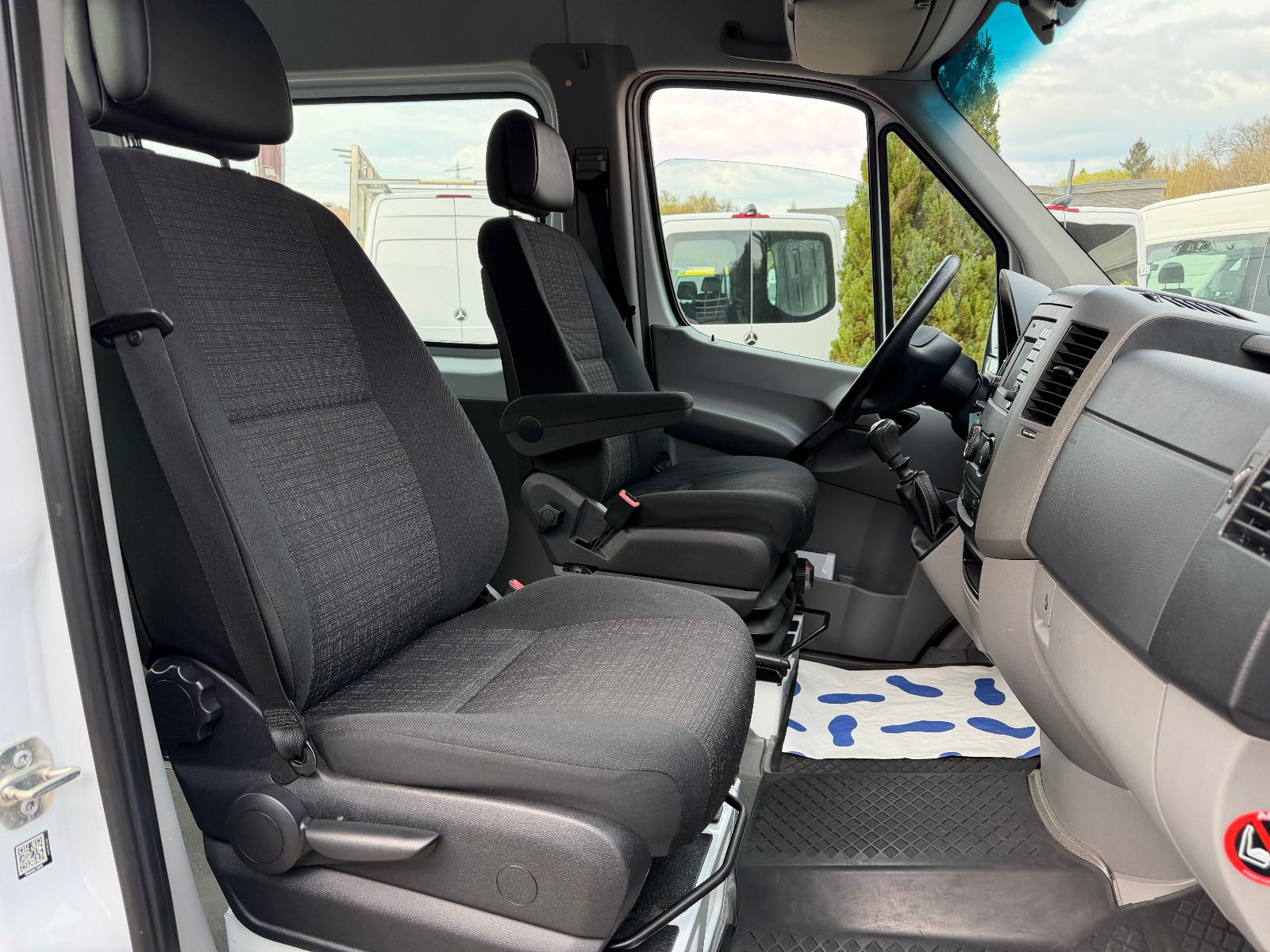 Mercedes-Benz Sprinter 313CDI Bus 9-Sitze L2H2 RWD Schwingsitz