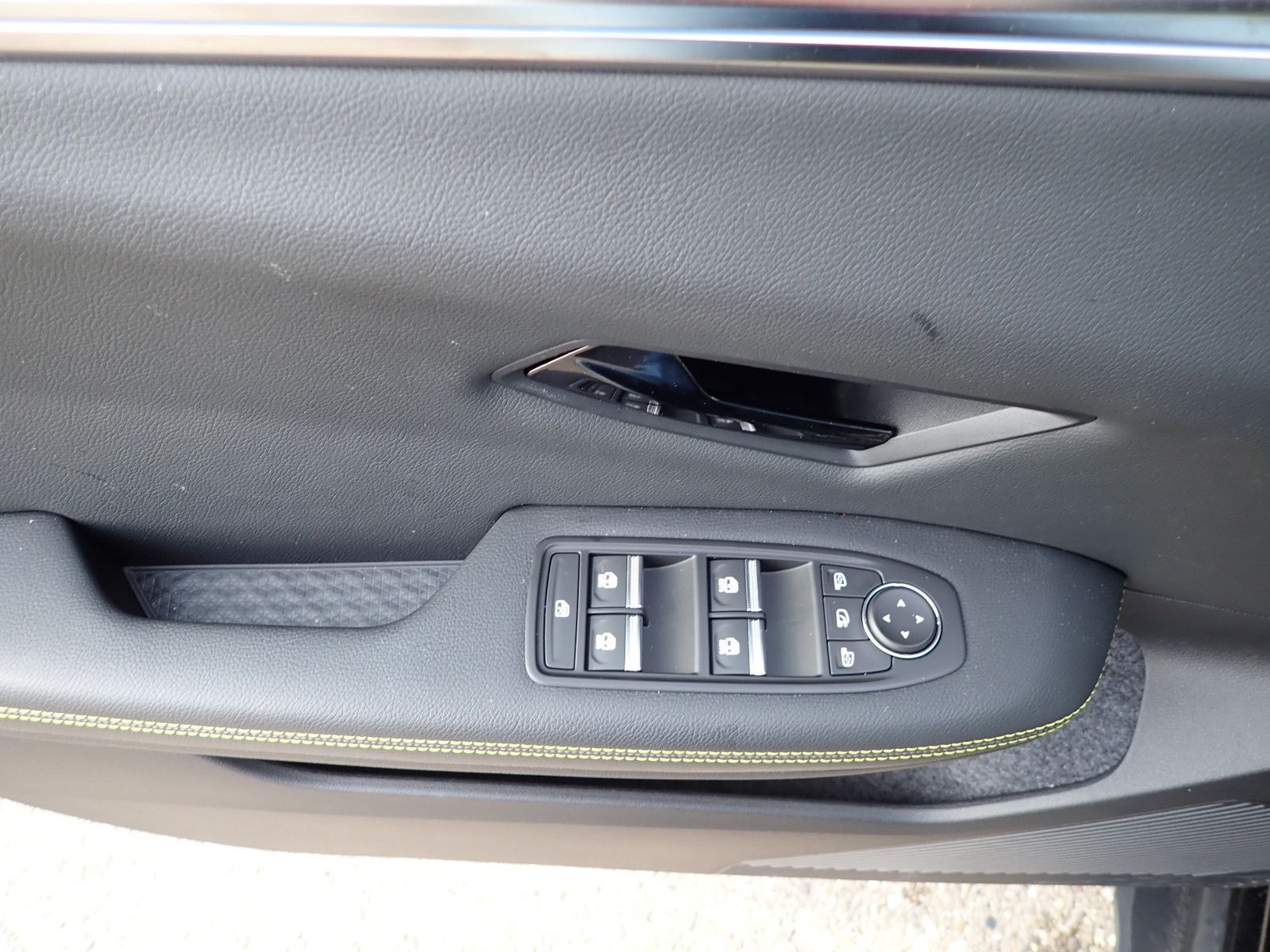 Fahrzeugabbildung Renault Scenic 100% ELEKTRISCH 220 LONG RANGE TECHNO