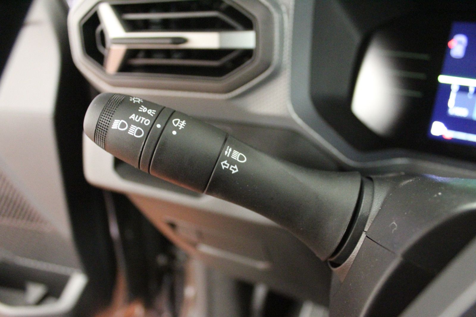 Fahrzeugabbildung Dacia Duster mild hybrid 140 Expression*Winterp.*MY 26