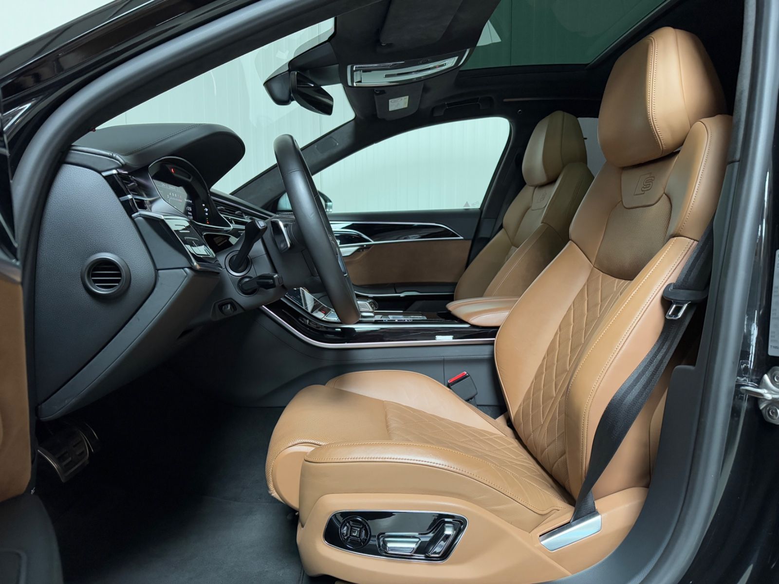 Fahrzeugabbildung Audi S8 4.0 TFSI quattro/HUD/360°/ACC/Massage/Keramik