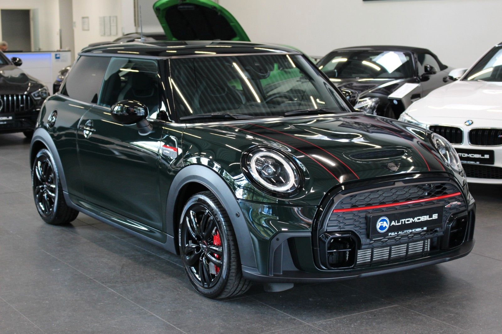 Fahrzeugabbildung MINI John Cooper Works Trim R.Kamera+Navi+AppleCar