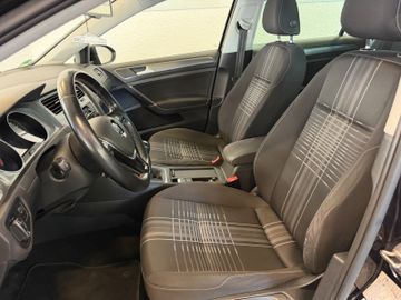 Volkswagen Golf - 12