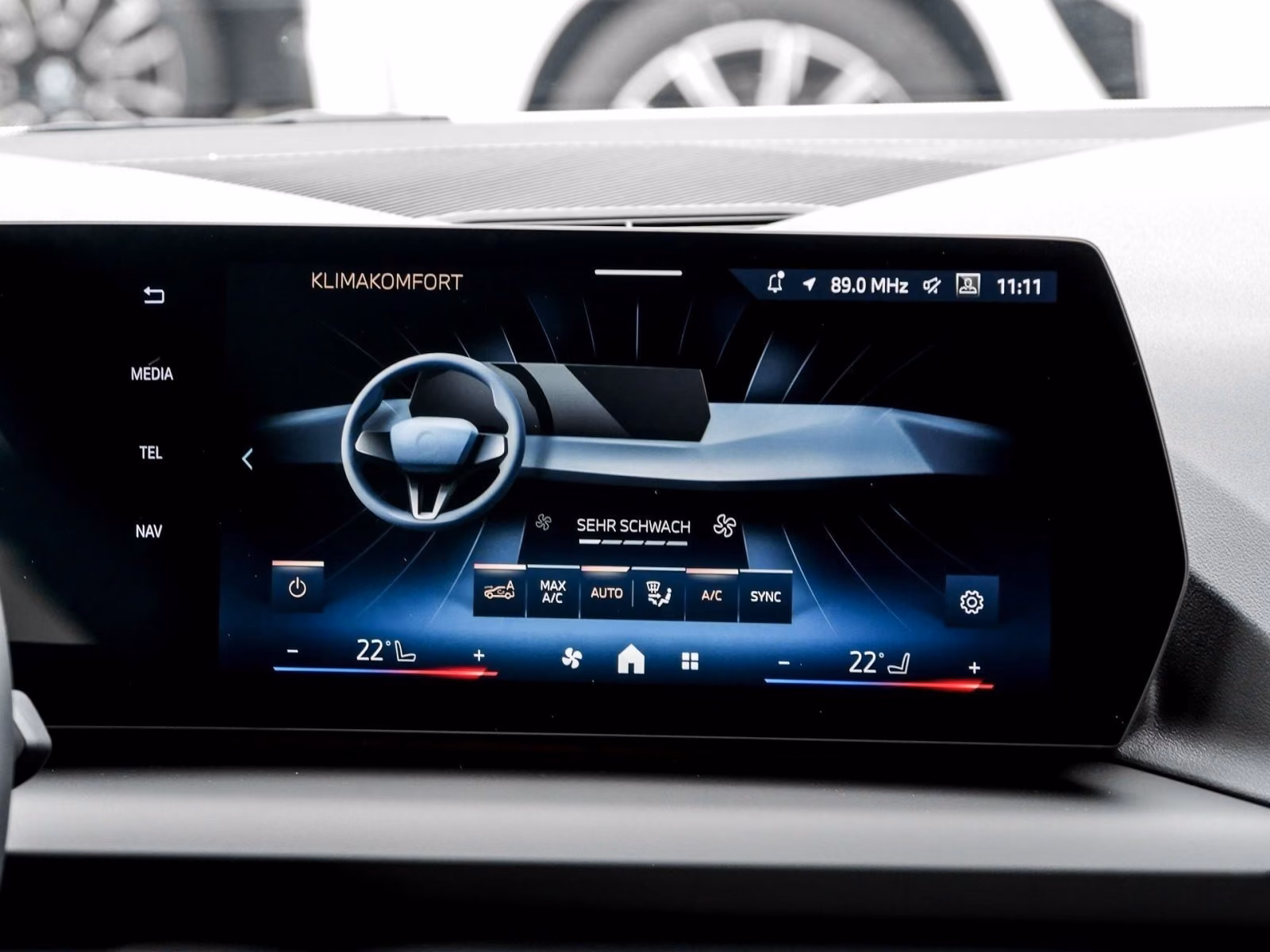 BMW 120d HUD 360°KAM RFK NAVI LED PDC V+H DAB Klima