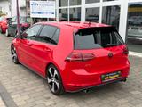 Volkswagen Golf VII Lim. GTI+Bi-Xenon+Panorama+Tempom.+Navi - Volkswagen Golf: Rot