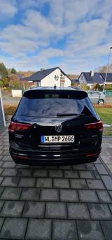 Volkswagen Tiguan Allspace 2.0 TDI Highline 4x4 - VW Tiguan Allspace Gebrauchtwagen in Hamburg