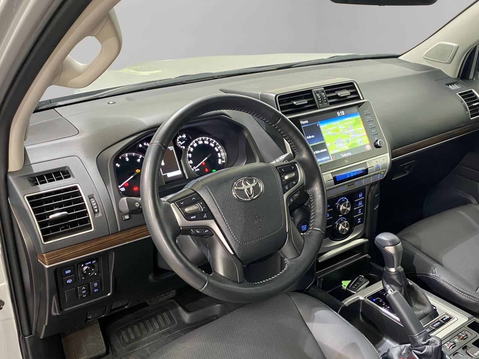 Toyota Land Cruiser 2.8 D4-D 4x4 Executive Navi LED foto 4