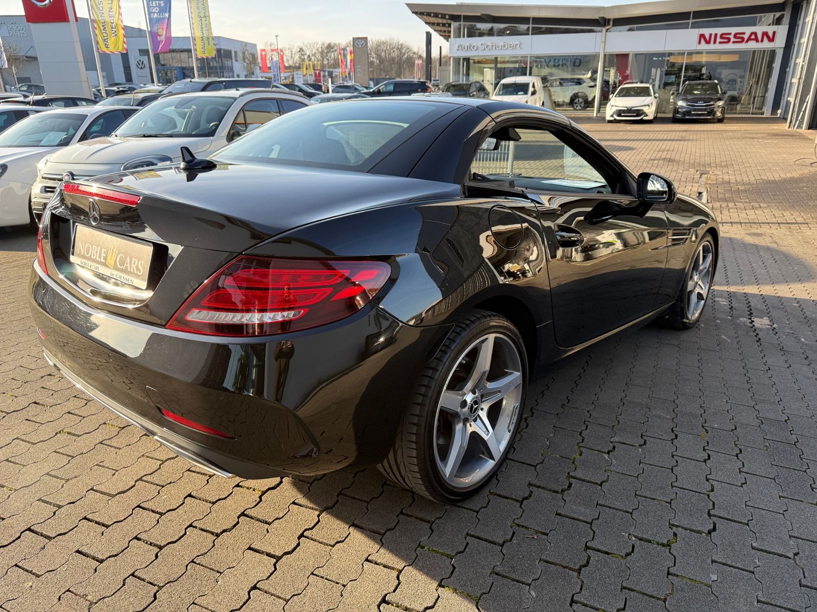 Fahrzeugabbildung Mercedes-Benz SLC 300 AMG MEMORY RFK LED