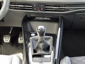 Volkswagen Golf R-Line 1,5 l TSI 130 PS 6-Gang