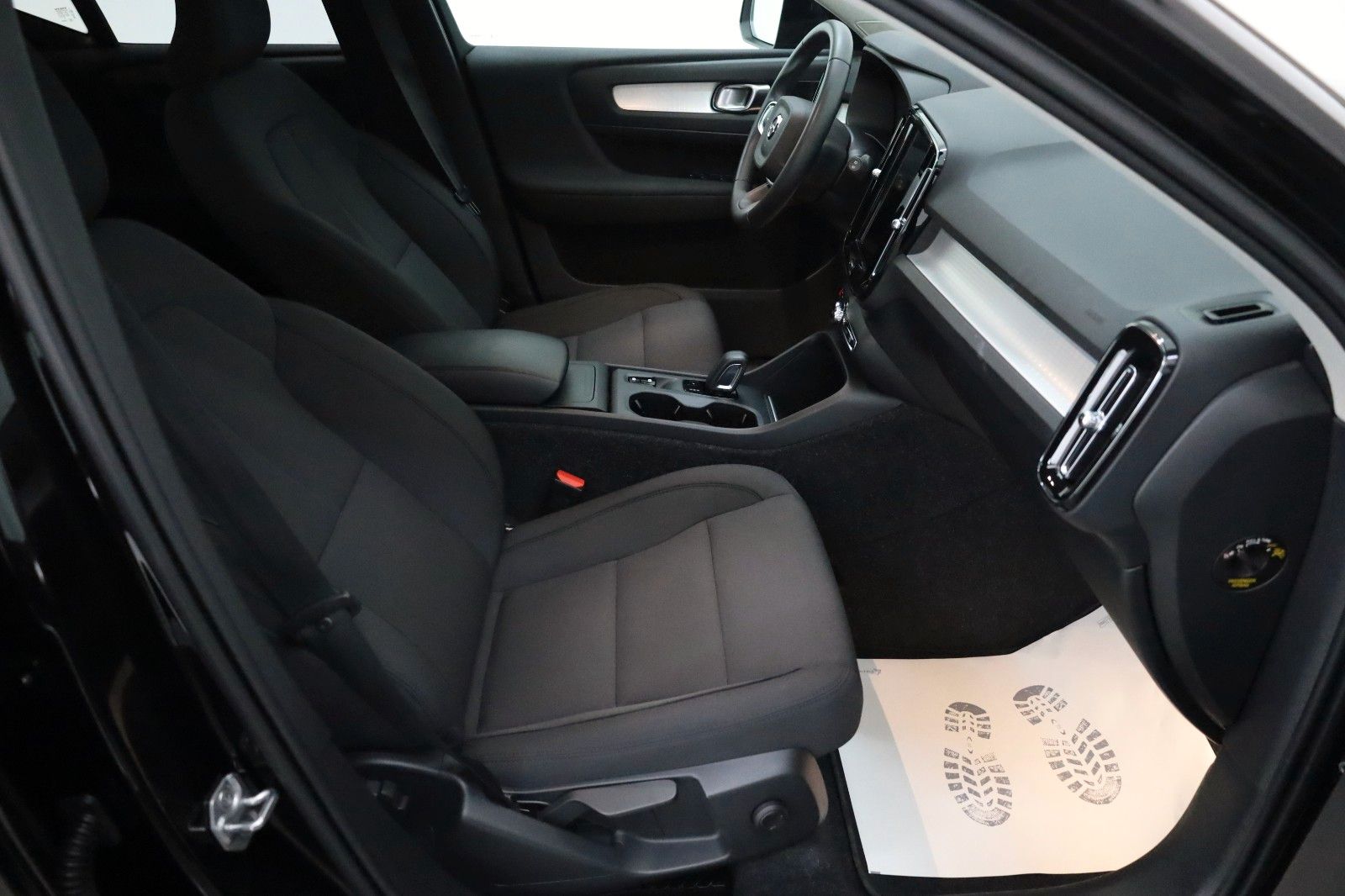 Fahrzeugabbildung Volvo XC40 Momentum Pro,Navi,LED,SH,Kamera,H&K,Carplay