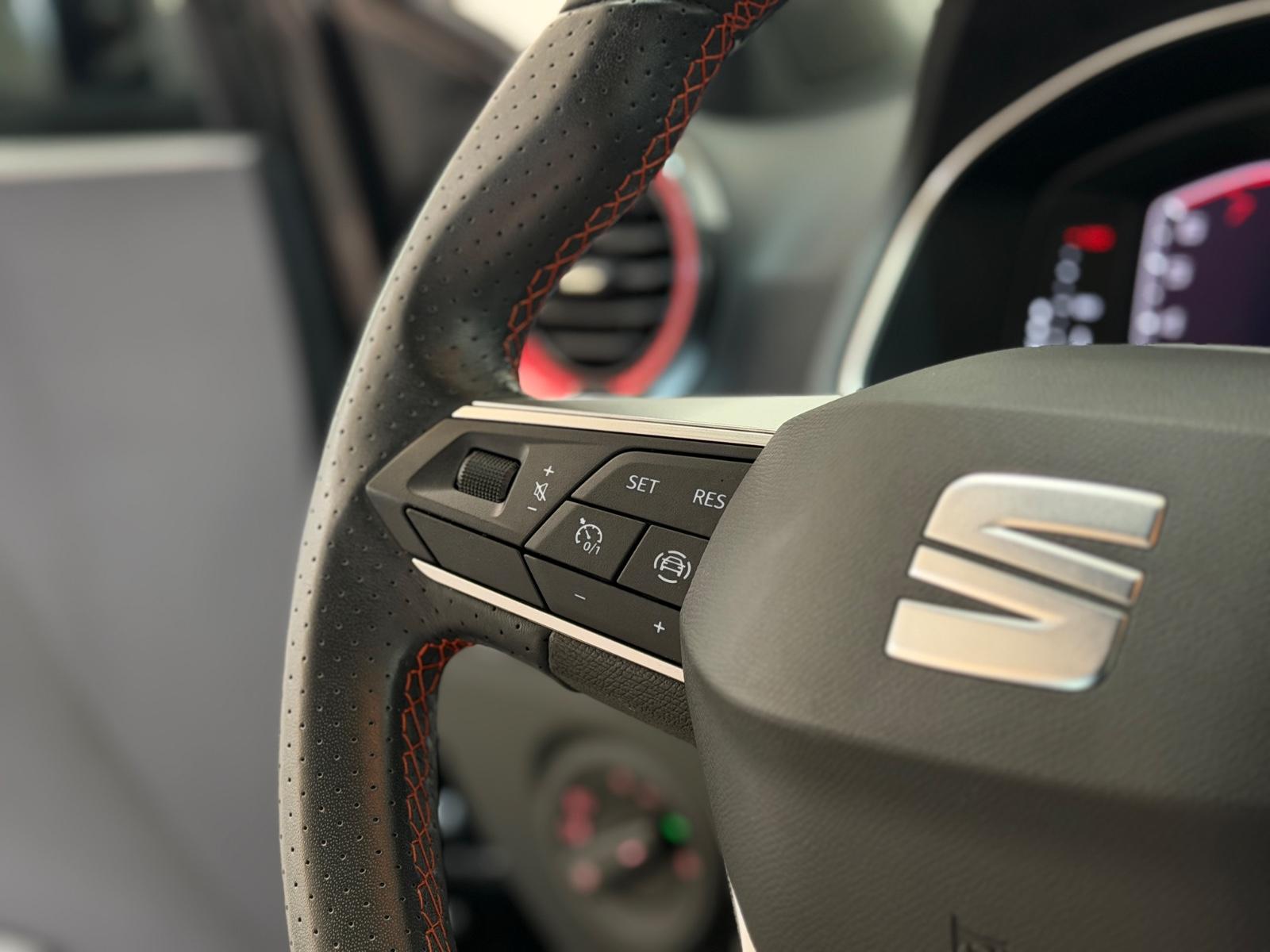Seat Ibiza FR DSG/KAM/LED/SHZ/KESSY/CARPLAY/NAVI/PDC
