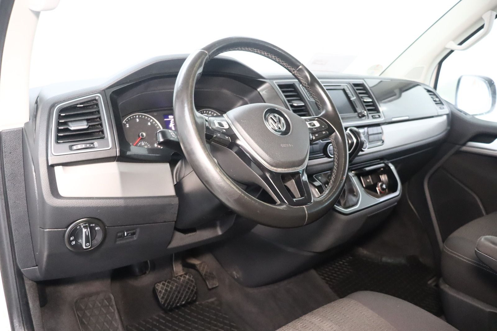 Fahrzeugabbildung Volkswagen T6 Multivan * Standhzg. * LED * AHK