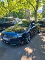 Audi TT sehr guter Zustand - : Sportwagen, Gute