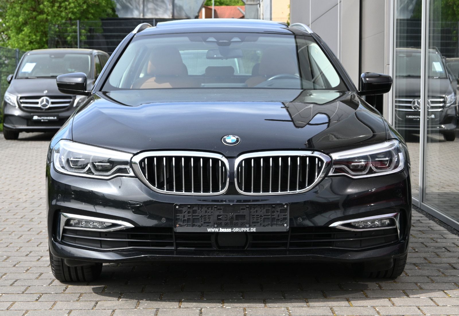 Fahrzeugabbildung BMW 530d xDr Touring Lux. °ACC°HUD°KOMFORTSITZE°PANO