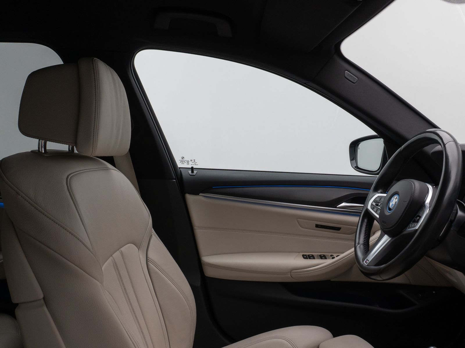 Fahrzeugabbildung BMW 530e xD M Sport Kamera Laser HUD DAB Komfort AHK