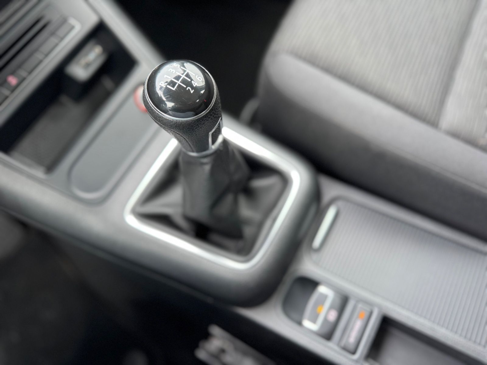 VW-Tiguan *Sithz*NAVI*Temp*PDC*2-Z.Klima*AHK*