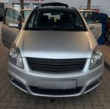 Opel Zafia B mit Anhängerkupplung - Opel Zafira aus 2005 mit Diesel-Antrieb